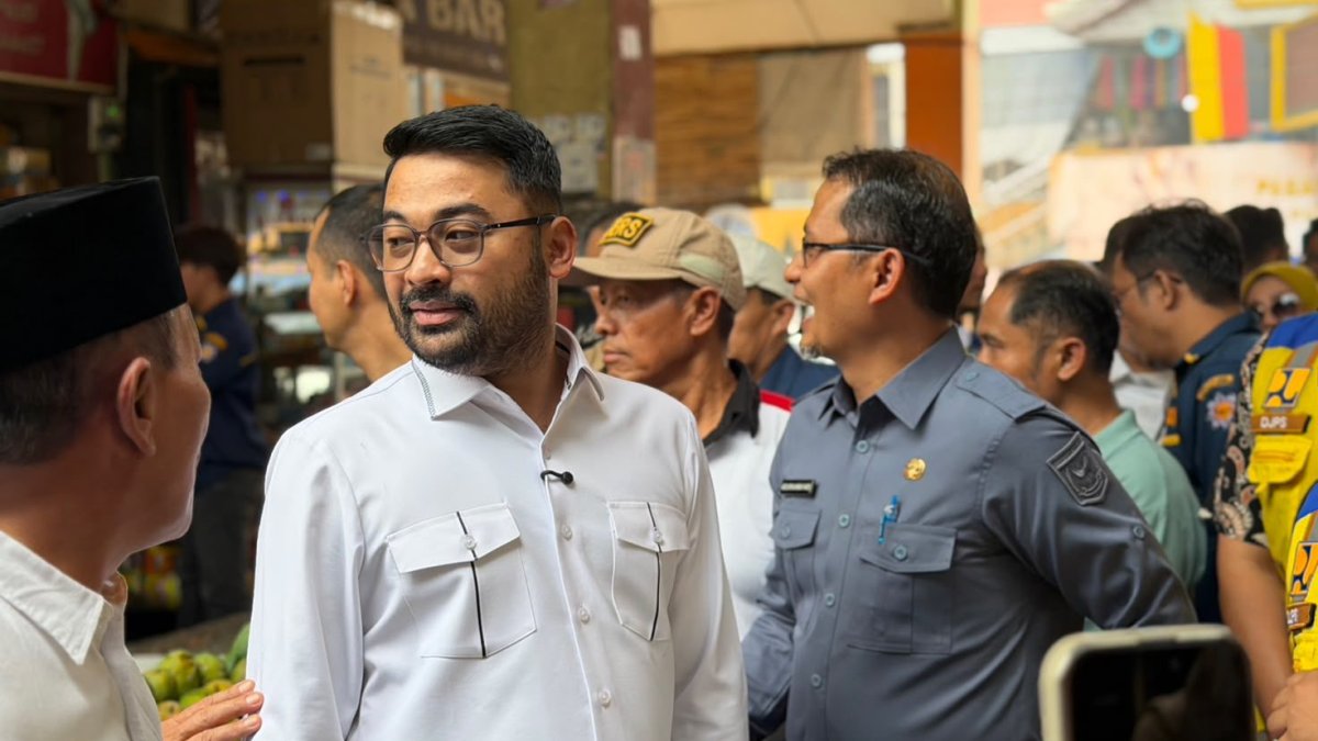 sudah-direncanakan-sejak-2015,-zigo-rolanda-dorong-pembangunan-pasar-batusangkar-rp61-miliar Zigo Rolanda meninjau lokasi Pasar Serikat C Batusangkar untuk mendesak Pemkab Tanah Datar segera lakukan pengosongan lahan.