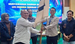 unggul-38-suara,-defri-mulyadi-kembali-pimpin-ijti-sumbar-periode-2026–2030 Defri Mulyadi terpilih kembali sebagai Ketua IJTI Sumatera Barat periode 2026–2030 dalam Musda V di Padang.