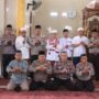 Kapolres Pasaman Barat AKBP Agung Tribawanto berdialog dengan warga dalam kegiatan Jumat Keliling di Masjid Al-Falah.