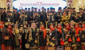 wali-kota-padang-kukuhkan-pengurus-lkaam,-lestarikan-budaya-minangkabau Wali Kota Padang Fadly Amran mengukuhkan pengurus LKAAM Kota Padang periode 2026-2031 di Auditorium Universitas Baiturrahmah.