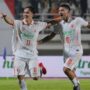 Pemain Borneo FC merayakan kemenangan 2-1 atas PSS Sleman di Stadion Maguwoharjo dalam laga Super League.