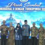 Gubernur Mahyeldi bersama Komandan Kodaeral II saat acara pisah sambut di Auditorium Gubernuran Kota Padang.