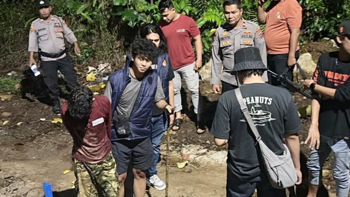 Barang bukti pencurian komponen alat pendeteksi banjir yang diamankan Polda Sumbar di Padang.