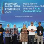 Panel diskusi Indonesia Digital Media Conference 2026 di Surabaya membahas kolaborasi media dan pemerintah untuk UMKM.