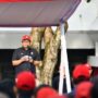 Direktur Operasi PT Semen Padang memimpin upacara peringatan Hari Sumpah Pemuda ke-98 di Plaza Kantor Pusat PT Semen Padang.
