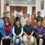 Sekda Sumbar Arry Yuswandi bersama peserta rapat pembentukan Forum Asisten Perekonomian dan Pembangunan di Batusangkar.