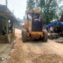 Bupati Dharmasraya Annisa Suci Ramadhani meninjau proyek pembangunan infrastruktur di Kecamatan Asam Jujuhan.