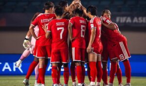 Pemain Timnas Singapura saat bertanding di lapangan hijau dalam persiapan menghadapi turnamen The Kallang Football Series.
