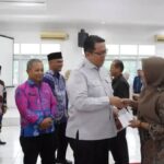 Wabup Tanah Datar Ahmad Fadly melepas 62 ASN yang memasuki masa purna tugas di Aula Kantor Bupati Tanah Datar.