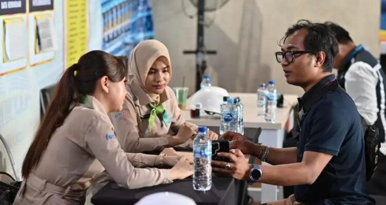 Direktur Utama ASDP Heru Widodo memberikan keterangan terkait proses percepatan pembayaran klaim asuransi korban KMP Batumand