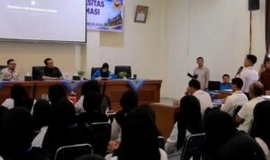 FB_IMG_1793457613743 Wakil Bupati Tanah Datar memberikan pembekalan karakter dan literasi keuangan kepada ASN muda di Gedung Islamic Center.