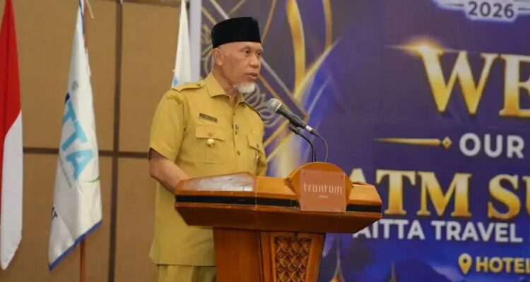 Gubernur Sumbar Mahyeldi membuka ajang AITTA Travel Mart 2026 di Hotel Truntum, Padang untuk mempromosikan pariwisata daerah.