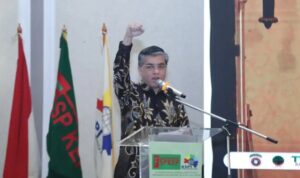 Menaker Yassierli memberikan sambutan dalam Munas VII FSP KEP KSPI terkait pengawalan implementasi UU Ketenagakerjaan baru.