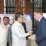 Menaker Yassierli memberikan sambutan dalam forum ASEAN Trade Union Council di Jakarta untuk memperkuat kolaborasi buruh.