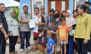 dinsos-kota-padang-fasilitasi-pemulangan-keluarga-terlantar-asal-bogor Dinas Sosial Kota Padang memfasilitasi pemulangan keluarga terlantar yang kembali ke kampung halaman untuk memulai hidup baru
