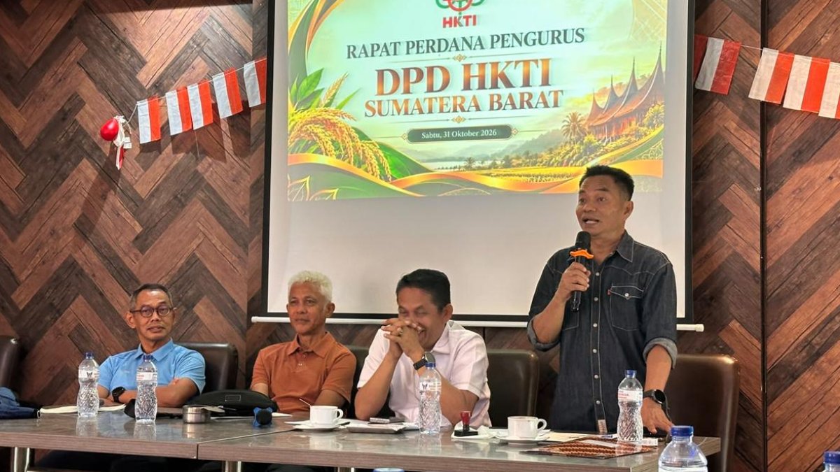 dpd-hkti-sumbar-perkuat-program-strategis-untuk-kemajuan-pertanian-dan-kesejahteraan-petani Pengurus DPD HKTI Sumatera Barat mengadakan rapat perdana untuk membahas modernisasi dan peningkatan kesejahteraan petani.